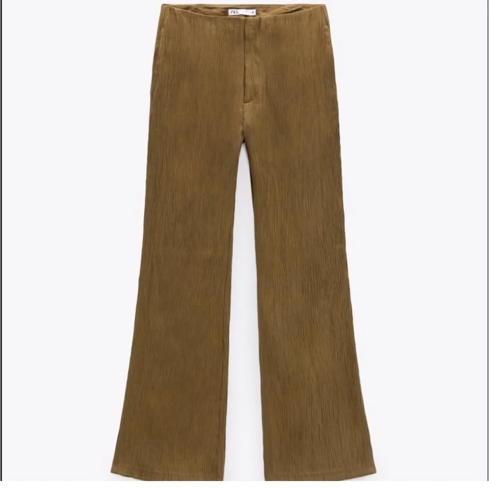 Zara NWT dark olive green textured crinkle detail straight leg flowy pants